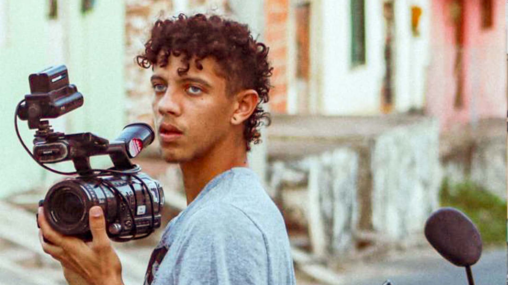 “Chapéu de Couro”: Uma conversa com Sullindo sobre sua videopart e processos criativos